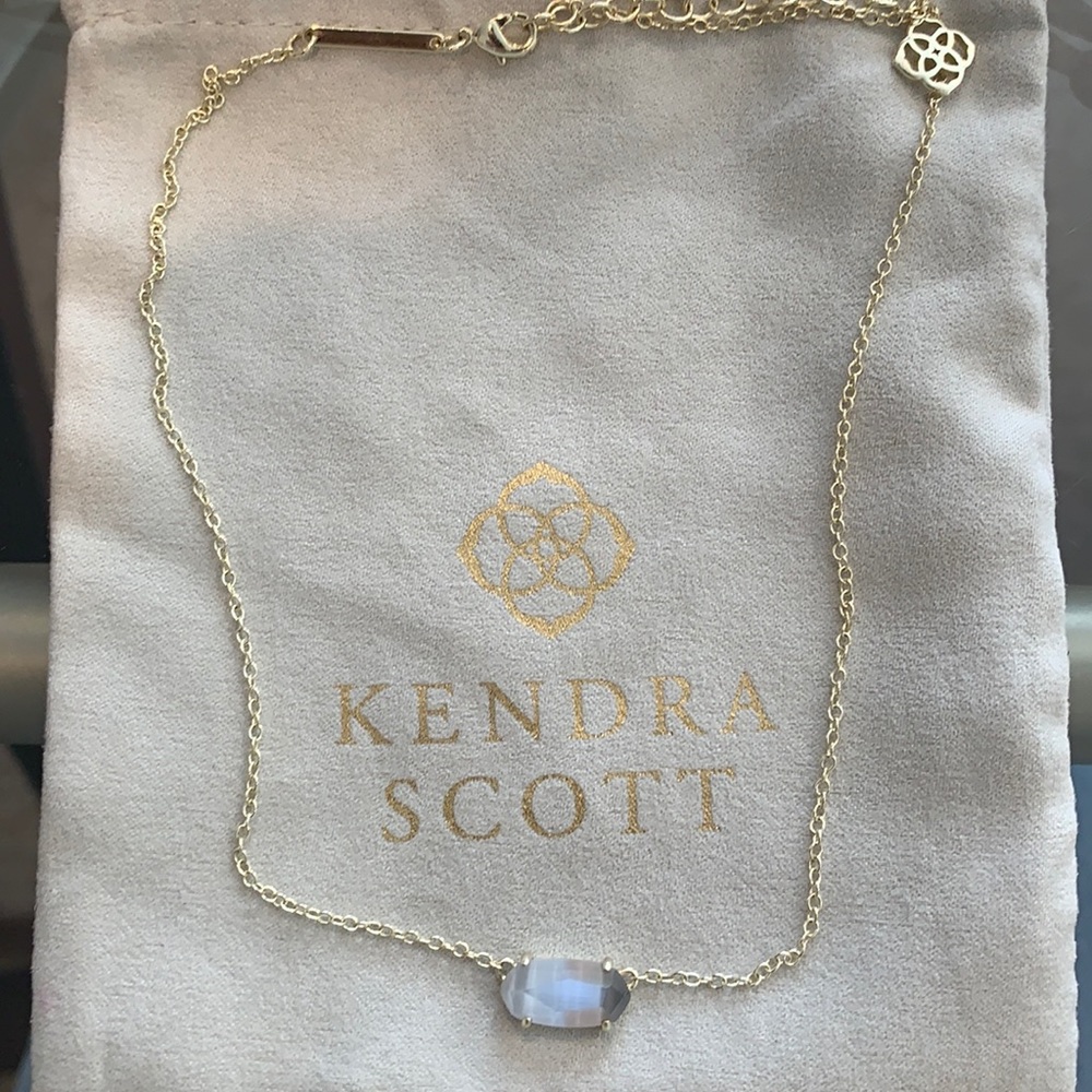 Kendra Scott necklace